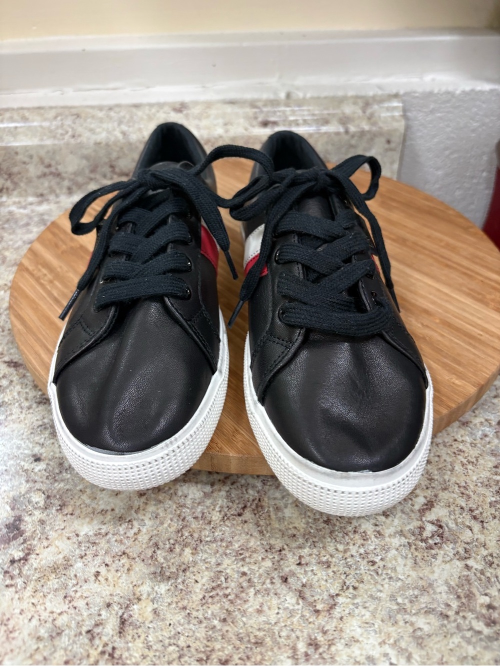Lauren Ralph Lauren women’s 7.5 black stripe athletic lace up sneaker shoes